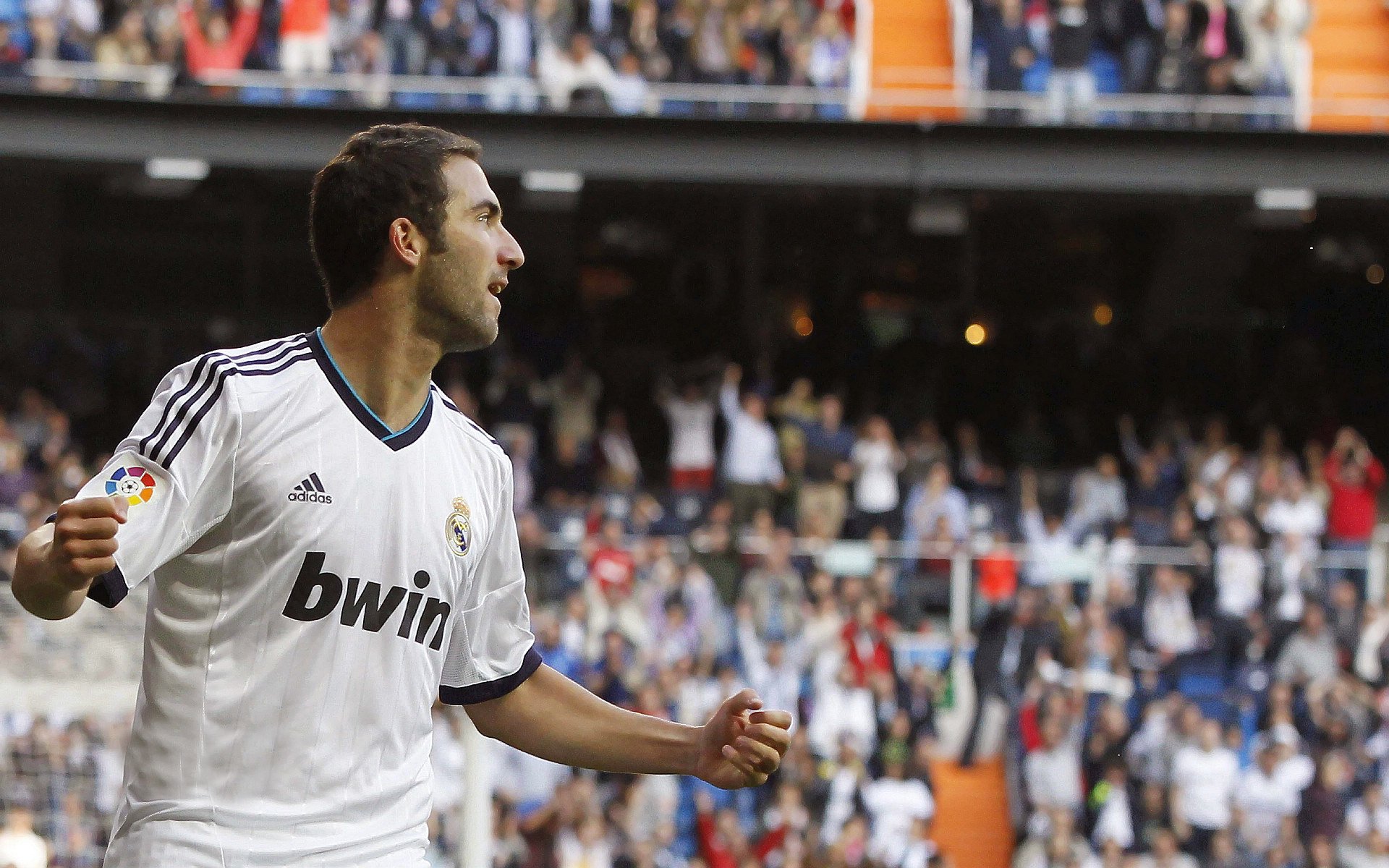 ky体育官网-终场“绝杀”夜：点燃球迷激情的经典瞬间，十大终场绝杀